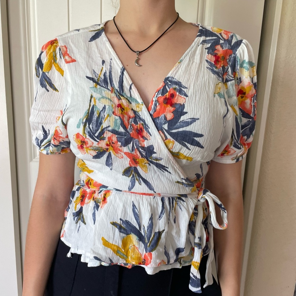 FLORAL cross-tie blouse